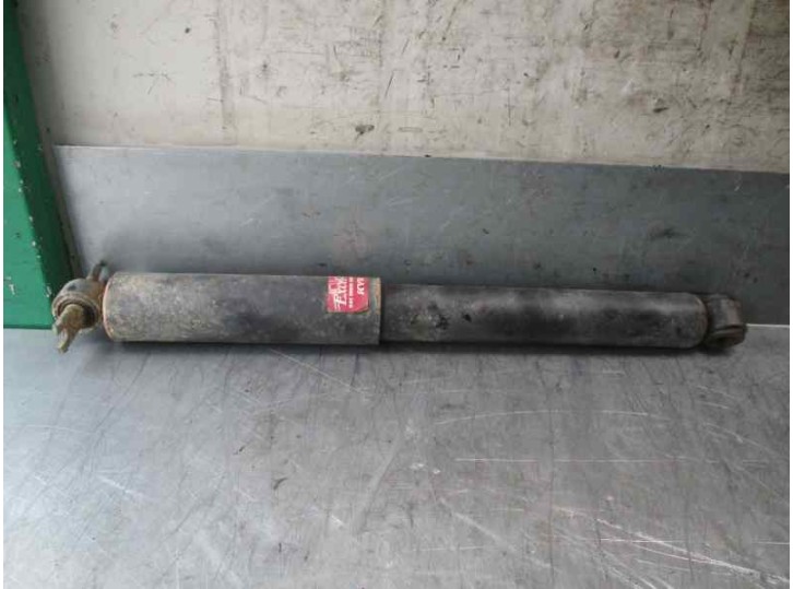 Replacement right rear shock absorber for Jeep Cherokee (XJ) 2.5 turbodiesel OEM IAM reference 34418 KYB