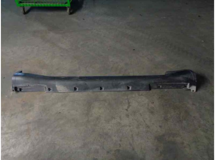 Recambio de spoiler talonera lateral derecha para infiniti fx 5.0 v8 cat referencia OEM IAM 768501CB0A  