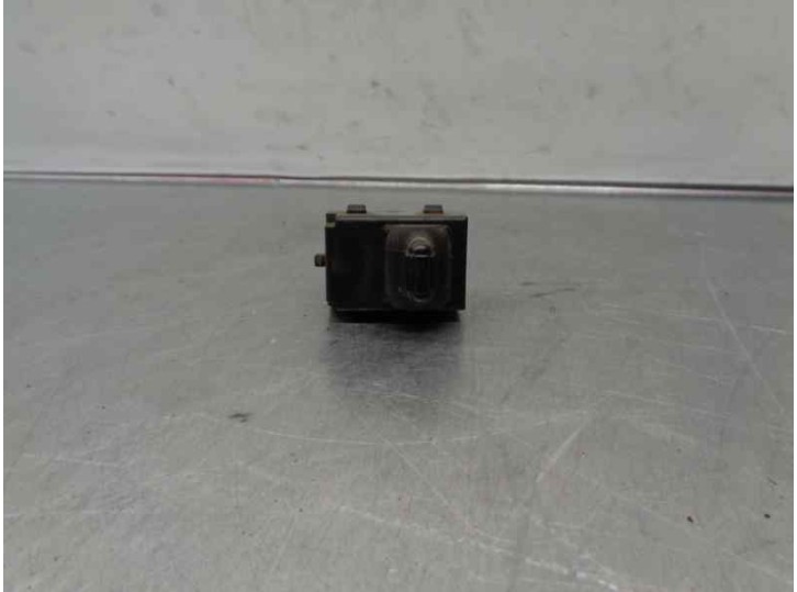 Recambio de mando elevalunas trasero derecho para jeep cherokee (xj) 2.5 turbodiesel referencia OEM IAM 56007695  