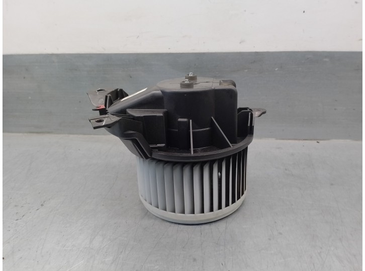 Recambio de motor calefaccion para fiat fiorino 1.3 16v jtd cat referencia OEM IAM 77366856  