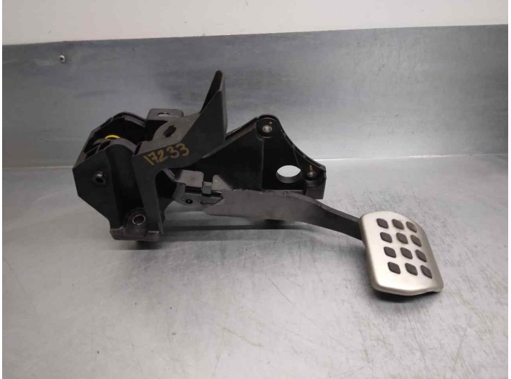 Replacement brake pedal for Renault Arkana OEM IAM reference 465010106R 