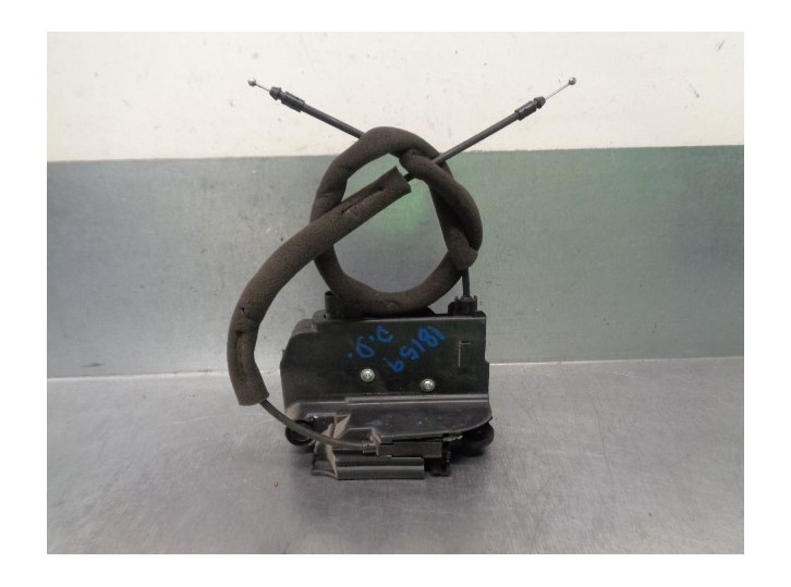 Replacement front right door lock for Iveco Daily closed box van (2006 =>) 2.3 diesel OEM IAM reference 5801529302 
