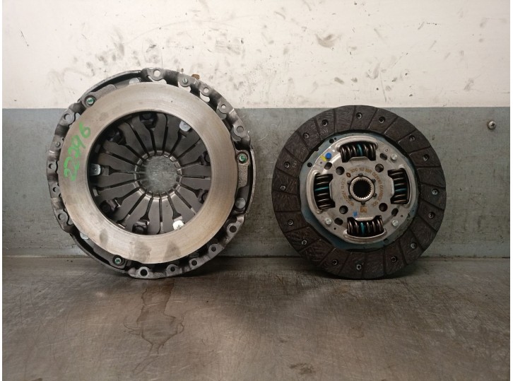 Recambio de kit embrague para dacia sandero iii 1.0 tce 90 referencia OEM IAM 302107276R 302052839R 