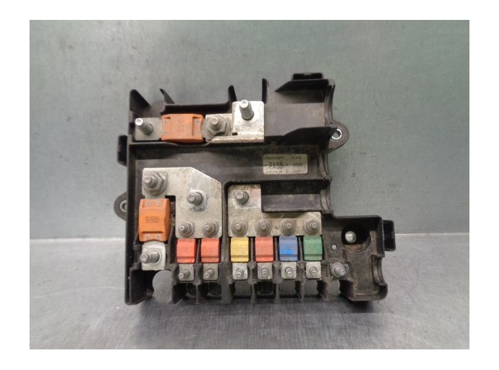 Replacement relay / fuse box for Iveco Daily closed box (2006 =>) 2.3 diesel OEM IAM reference 5801585977 
