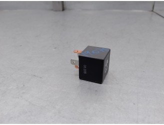 Replacement relay for Seat Ibiza (6L1) 1.4 TDI OEM IAM reference 141951253B 