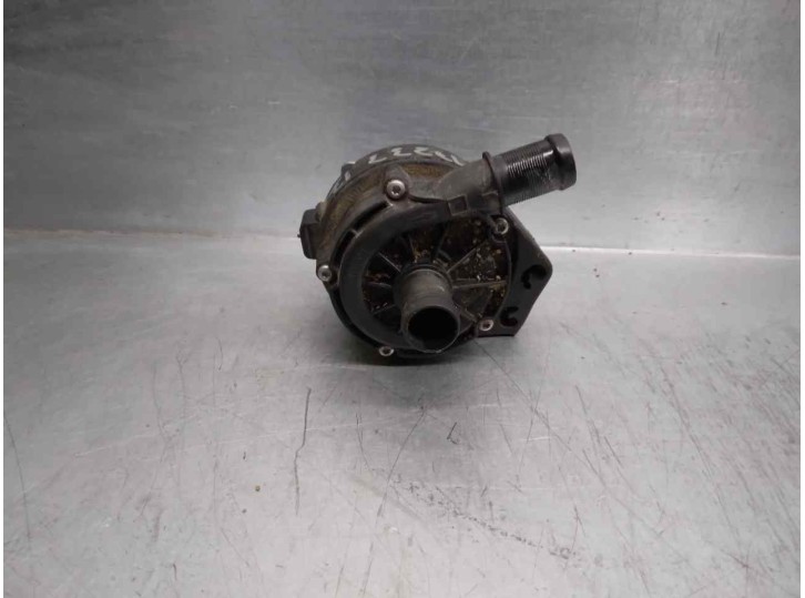 Recambio de bomba agua para renault arkana referencia OEM IAM 210118638R IZQUIERDA 