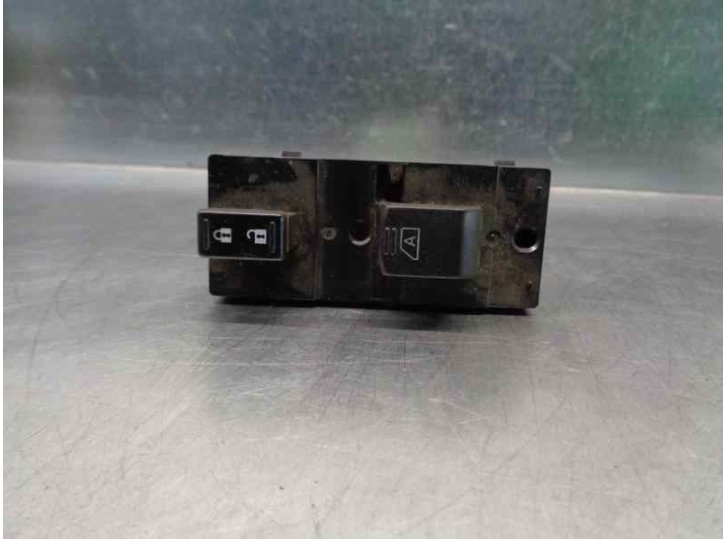Recambio de mando elevalunas delantero derecho para infiniti fx 5.0 v8 cat referencia OEM IAM 254111BN0A 