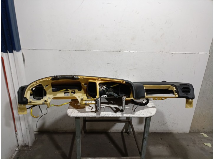 Recambio de salpicadero para hyundai h-1 / starex autobús (a1) 2.5 crdi referencia OEM IAM 847104A020LK 847104A020LK 