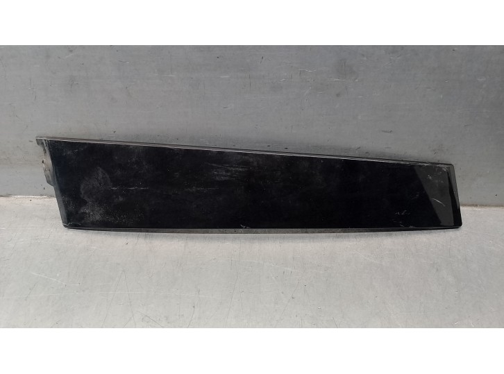 Recambio de molduras delanteras para toyota c-hr referencia OEM IAM 62210F4020C0  