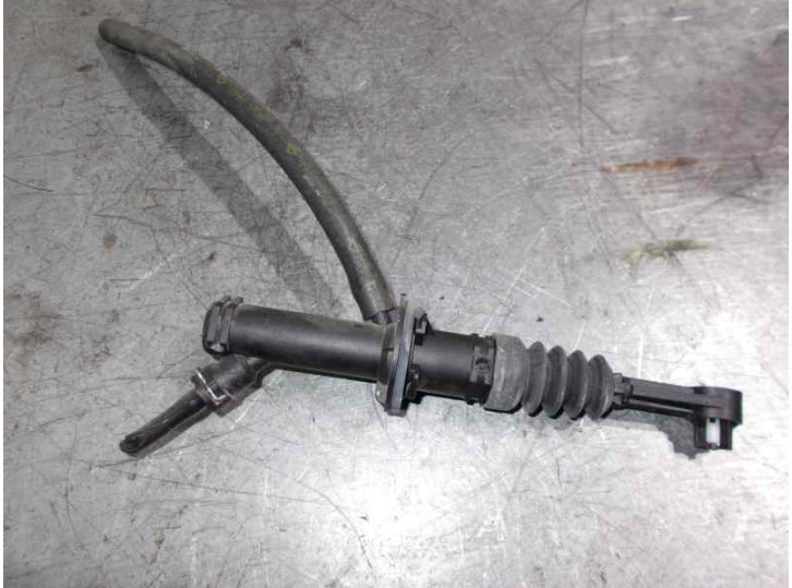 Recambio de bomba embrague para renault scenic iii 1.6 16v referencia OEM IAM 306100018R  