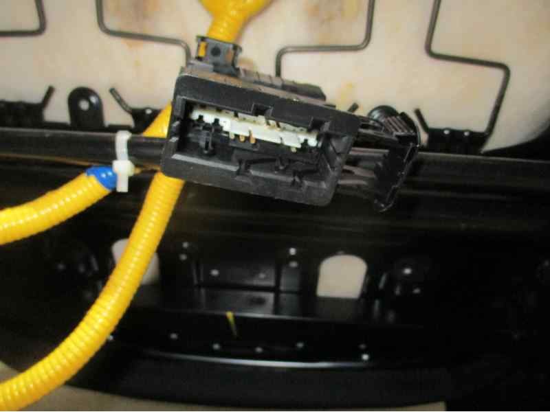 Recambio de asiento delantero derecho para chevrolet cruze 2.0 diesel cat referencia OEM IAM  TELA NEGRA 5 PUERTAS