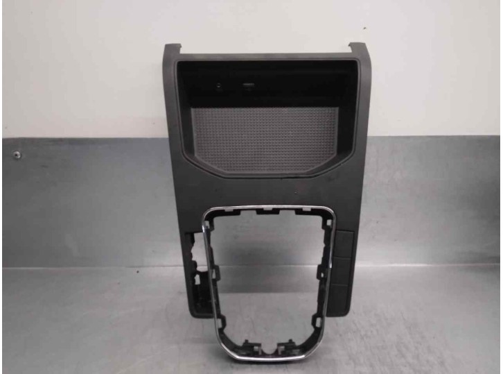 Recambio de consola para seat arona 1.0 tsi referencia OEM IAM 6F0863283 6F0863283 