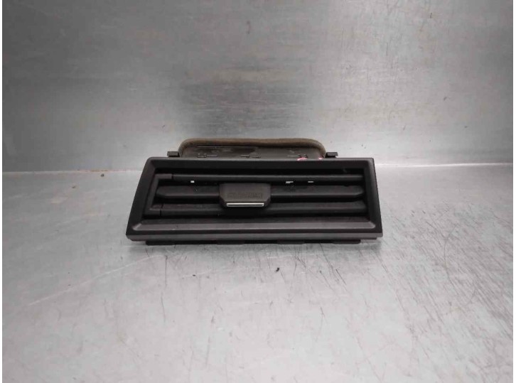 Recambio de rejilla aireadora para seat arona 1.0 tsi referencia OEM IAM 6F1820902M DEL DER 