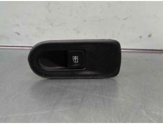 Recambio de mando elevalunas trasero izquierdo para dacia duster 1.2 16v tce cat referencia OEM IAM 8200467793 