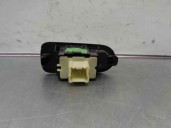 Recambio de mando elevalunas trasero izquierdo para dacia duster 1.2 16v tce cat referencia OEM IAM 8200467793  