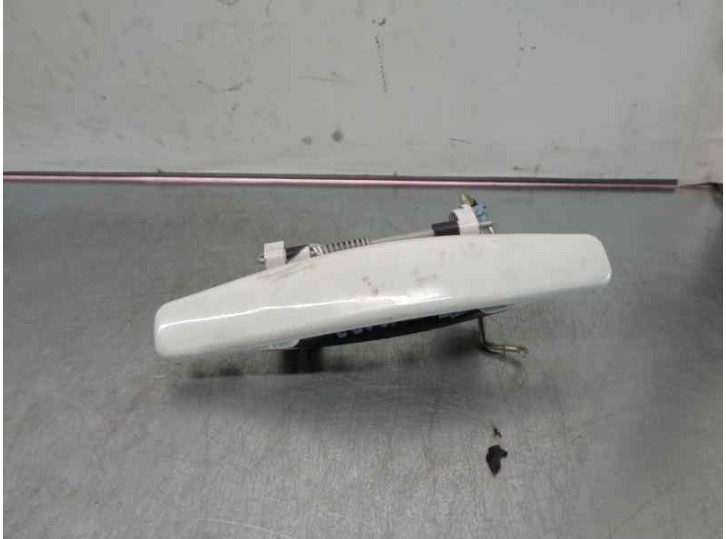 Replacement rear left exterior door handle for Dacia Duster 1.2 16V TCe CAT OEM IAM reference 