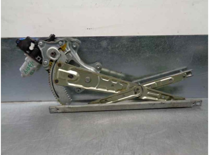 Recambio de elevalunas trasero derecho para infiniti fx 5.0 v8 cat referencia OEM IAM 827301BN0A 6 PINES 5 PUERTAS