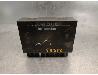 Recambio de centralita cierre para seat leon (1m1) 1.9 tdi referencia OEM IAM 1C0959799E  5DK00821350 HELLA