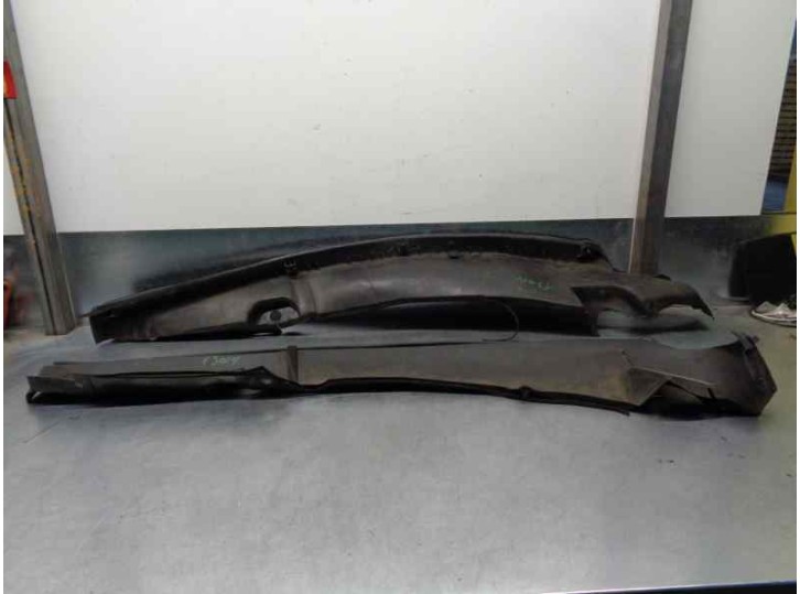 Recambio de molduras delanteras para infiniti fx 5.0 v8 cat referencia OEM IAM 658201CA0A 658211CA0A 