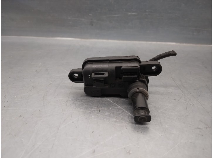 Recambio de motor tapa deposito combustible para skoda kamiq (nw4) 1.5 16v tsi act referencia OEM IAM 8V0862159 