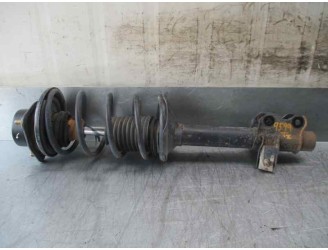 Replacement front left shock absorber for Nissan Primera saloon/estate (P10/W10) 1.6 16V CAT OEM IAM reference 5530386