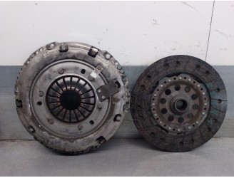 Replacement clutch kit for Volvo V40 Hatchback (525) D3 OEM IAM reference 31492038 31492036 LUK