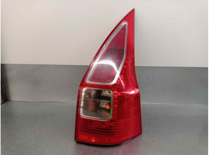 Recambio de piloto trasero derecho para renault megane grand tour 1.5 referencia OEM IAM 8200417351  5 PUERTAS