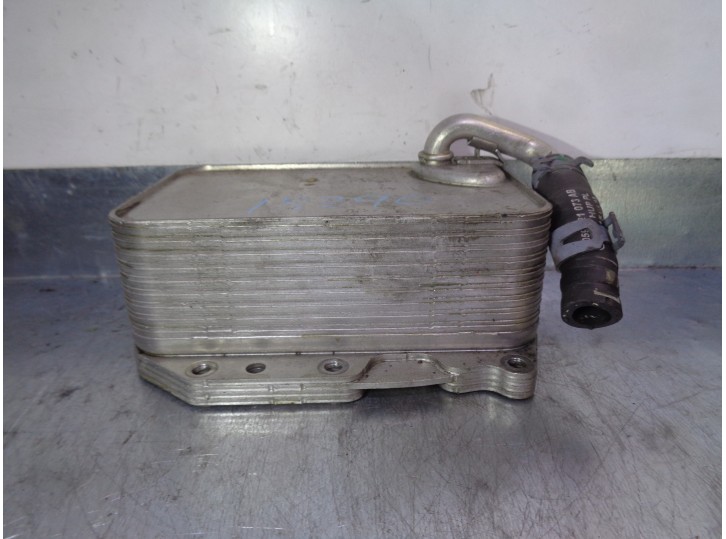 Recambio de enfriador aceite motor para audi a6 berlina (4gc) 3.0 v6 24v tdi referencia OEM IAM 059117015K 7733025 MODINE