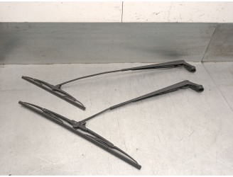 Recambio de brazo limpia delantero derecho para toyota yaris (ncp1/nlp1/scp1) 1.3 16v cat referencia OEM IAM 8521152010 85211520