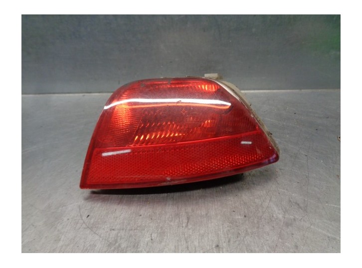 Recambio de faro antiniebla trasero izquierdo para ford focus berlina (cap) 1.6 16v cat referencia OEM IAM 5M5115K273AA 