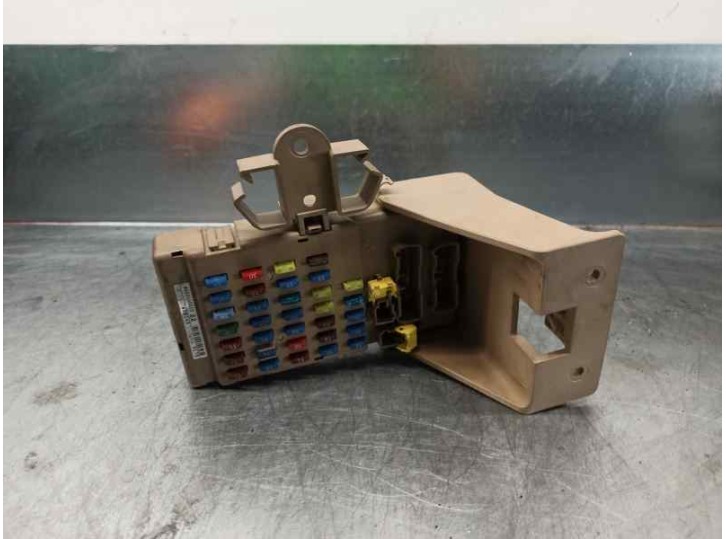 Recambio de caja reles / fusibles para subaru legacy familiar/outback b13 (bp) 2.5i outback referencia OEM IAM 82201AG010  