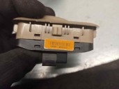 Recambio de mando elevalunas trasero derecho para kia carnival 2.9 crdi cat referencia OEM IAM 935804D801CS 