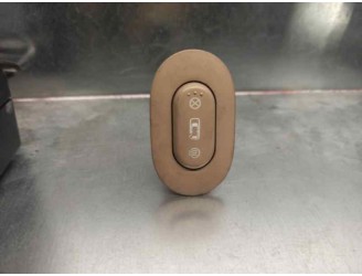 Replacement rear left window switch for Kia Carnival 2.9 CRDi CAT OEM IAM reference 202004533 3RD ROW