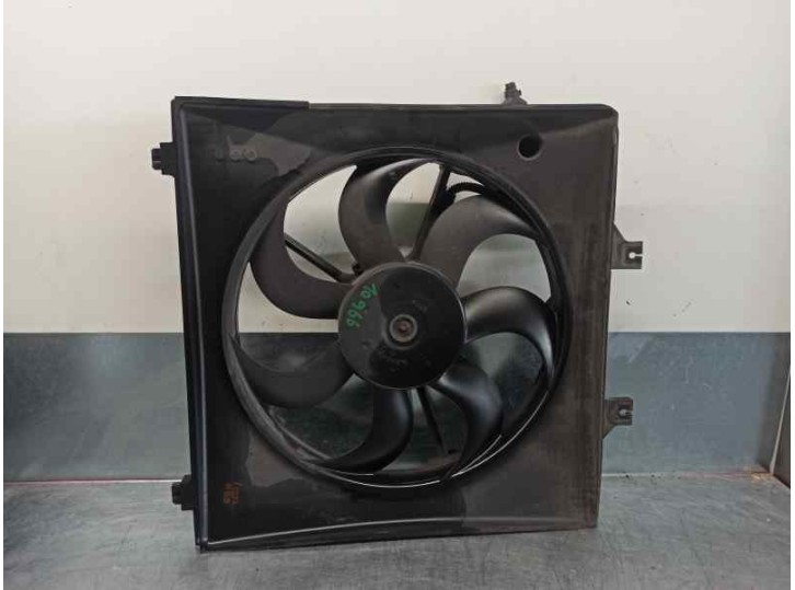 Recambio de electroventilador para kia carnival 2.9 crdi cat referencia OEM IAM A005318  DONGYANG