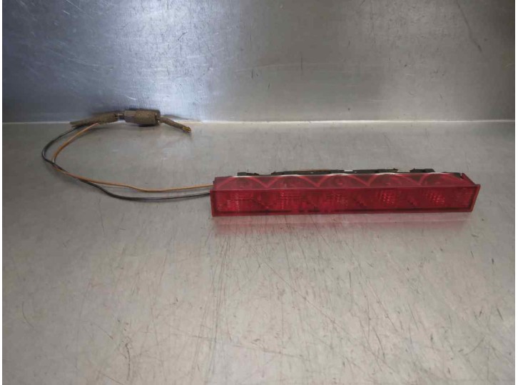 Recambio de luz central de freno para opel vectra b berlina 2.0 dti referencia OEM IAM 