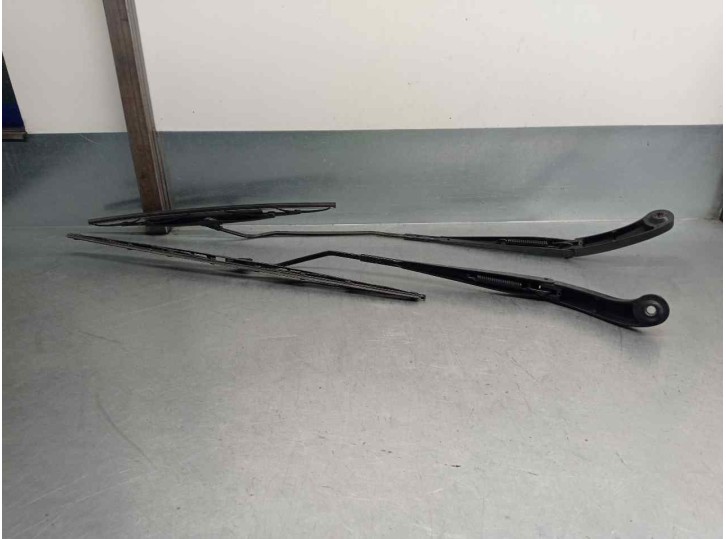 Recambio de brazo limpia delantero derecho para citroën jumpy hdi 120 27 l1h1 furg. referencia OEM IAM 140045668001  