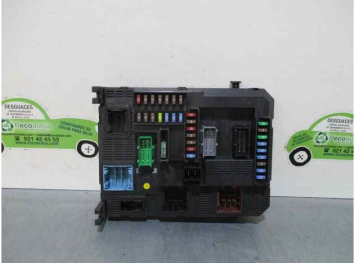 Recambio de caja reles / fusibles para peugeot 208 1.4 hdi fap referencia OEM IAM 9807531680 