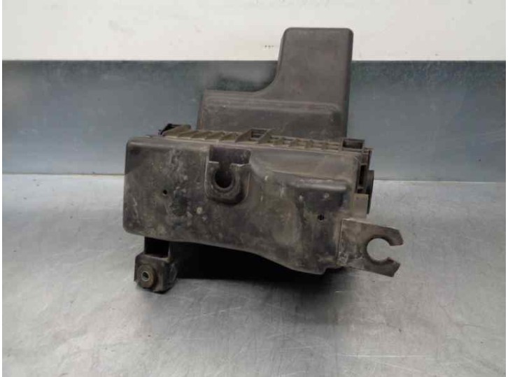 Recambio de carcasa filtro de aire para mitsubishi colt berlina 3 (cz) 1.1 cat referencia OEM IAM MN130286  