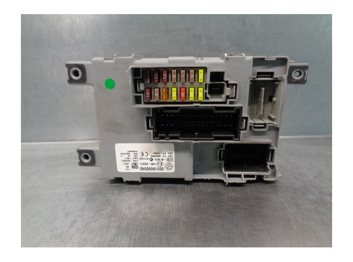 Recambio de caja reles / fusibles para fiat punto (199) 1.3 16v jtd cat referencia OEM IAM 00518690940 28260591 