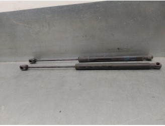 Replacement trunk / tailgate shock absorbers for Volkswagen Passat Variant (365) 2.0 TDI OEM IAM reference 3AF827550B 0580N 