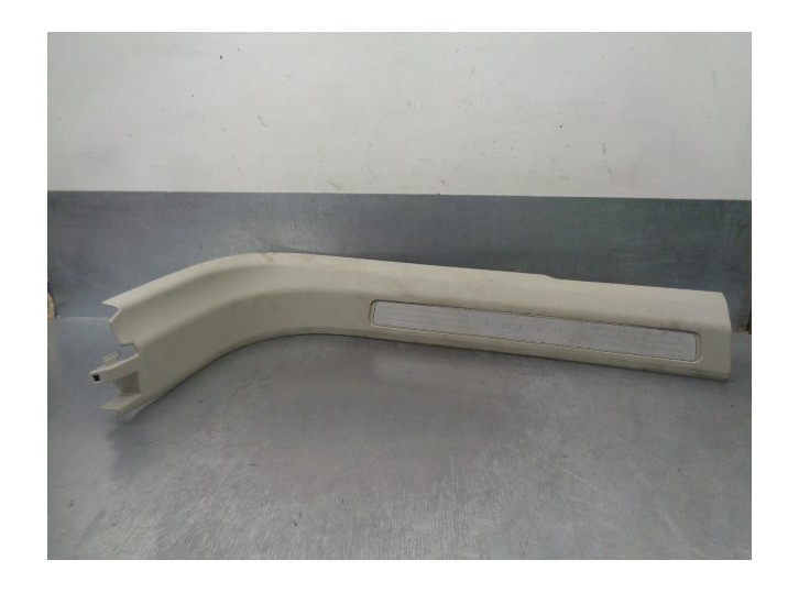 Recambio de molduras delanteras para volvo xc60 referencia OEM IAM 31448014 
