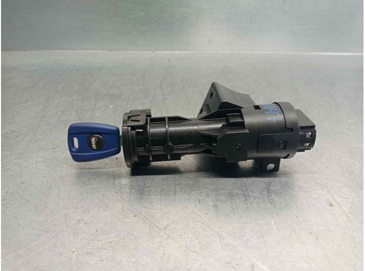 Replacement ignition switch for Lancia Delta (181) Gold OEM IAM reference 51793869 