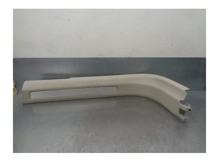 Recambio de molduras delanteras para volvo xc60 referencia OEM IAM 31448015  