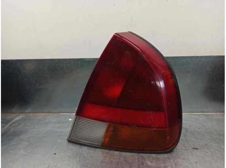 Recambio de piloto trasero derecho para mitsubishi carisma berlina 4 (da0) 1.8 16v cat referencia OEM IAM 29210202 
