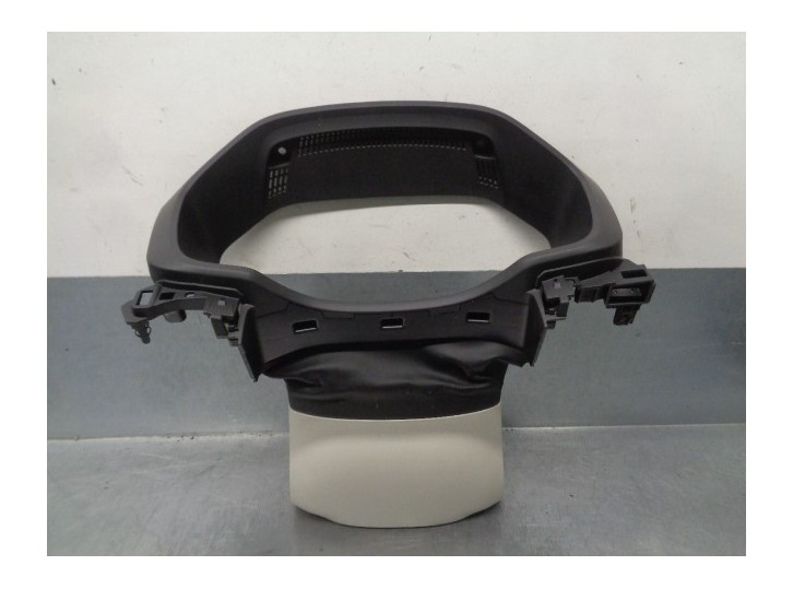 Recambio de embellecedor cuadro para volvo xc60 referencia OEM IAM 31417592 31417602 
