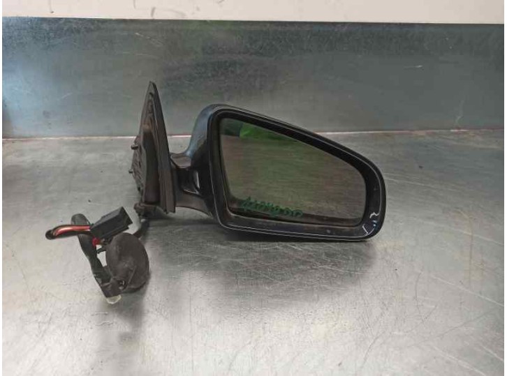 Replacement right side mirror for Audi A6 sedan (4F2) 2.4 V6 24V CAT (BDW) OEM IAM reference 4F1858532J ELECTRIC 5 PINS