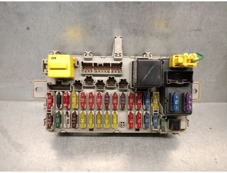 Recambio de caja reles / fusibles para rover 400 ii (rt) 420 si lux referencia OEM IAM YQE102720  