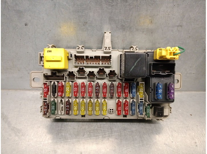 Recambio de caja reles / fusibles para rover 400 ii (rt) 420 si lux referencia OEM IAM YQE102720  