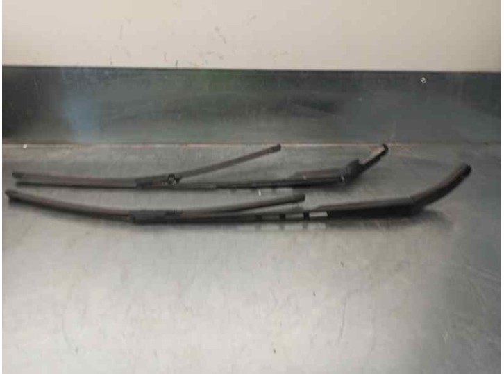 Recambio de brazo limpia delantero derecho para audi a6 berlina (4f2) 2.4 v6 24v cat (bdw) referencia OEM IAM 