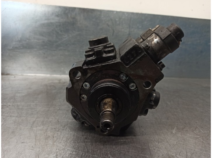 Recambio de bomba inyeccion para kia cee´d concept referencia OEM IAM 331002A420 0445010206 BOSCH